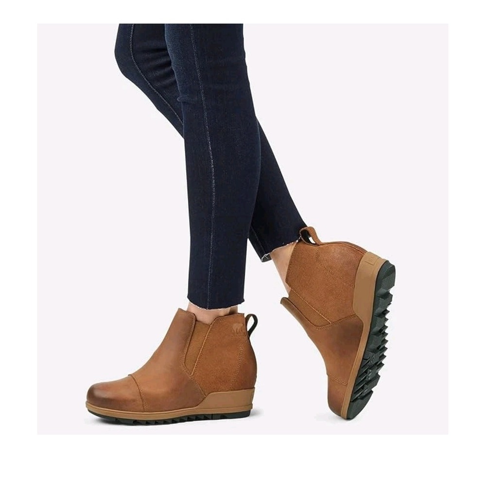 Sorel Evie Chelsea Boots Brown Leather Suede Waterproof Hidden Wedge Size 9
